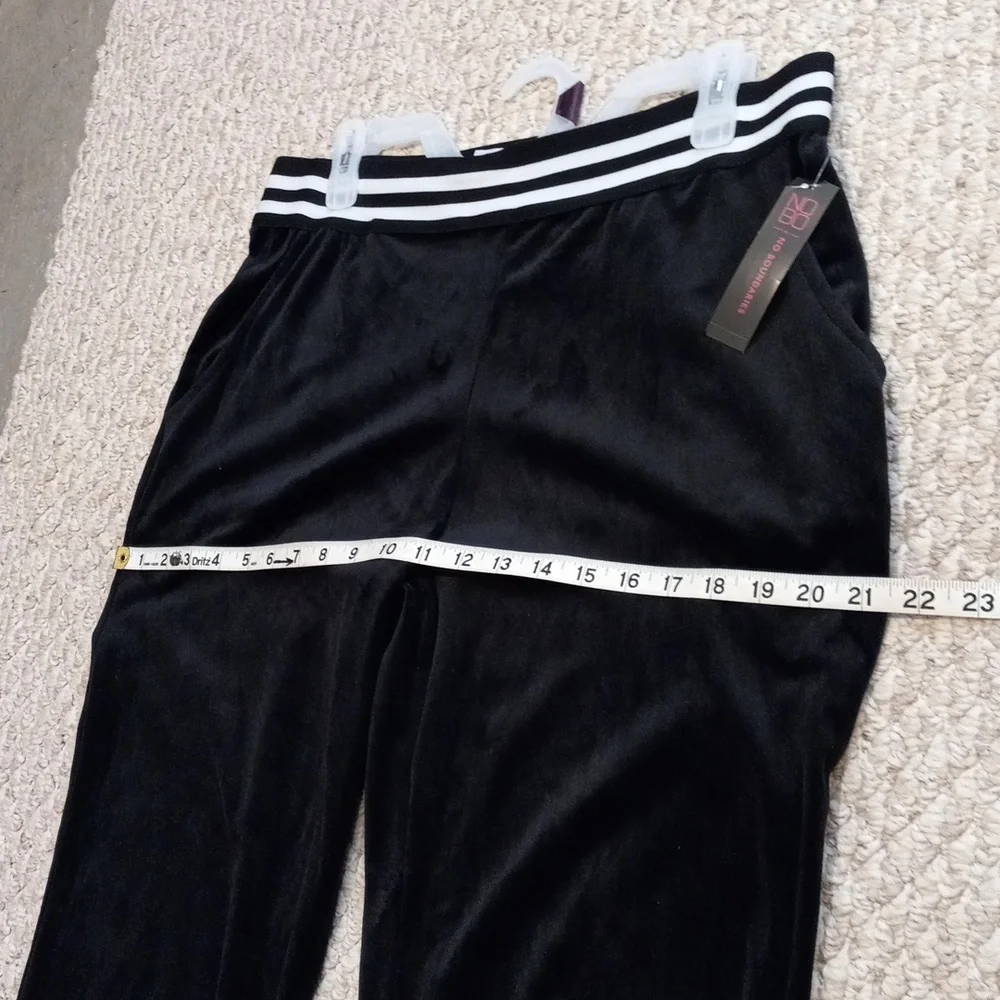 No Boundaries Embellished Jogger athleisure Pants black  high-rise black cozy - Picture 10 of 13